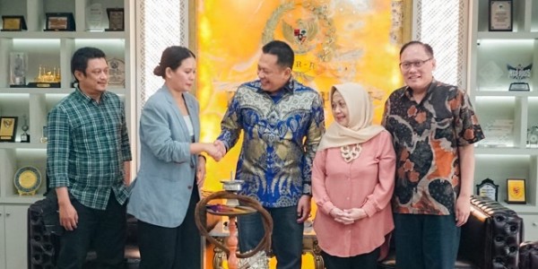 Terima Pengurus Forum Silaturahmi Anak Bangsa, Ketua MPR RI Ajak Tebarkan Semangat Perdamaian