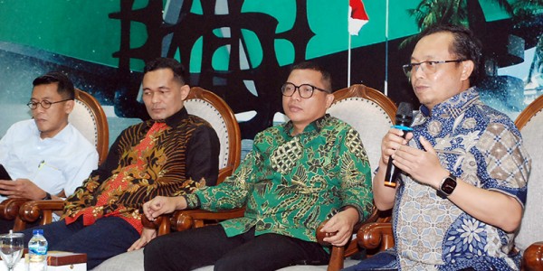Dialektika Demokrasi  Tema: "Bersama Menjaga Stabilitas Politik Ditahun Politik"
