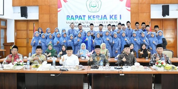 Yandri Susanto: Santri Ponpes Bai Mahdi Sholeh Ma'Mun Bisa Lanjut Sekolah Ke Al Azhar Mesir