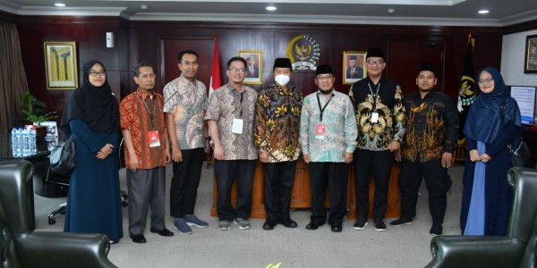 HNW Ajak Alumni Sekolah Tinggi “Al Hikmah” Menjadi Bagian Dari Solusi Kebangsaan dan Keummatan