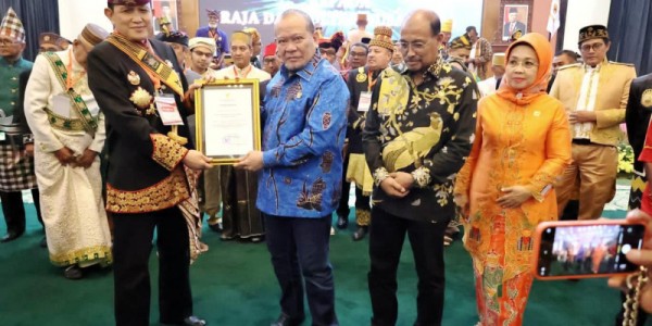 Silahturahmi Raja dan Sultan, Tuntut MPR Kembali Sebagai Lembaga Tertinggi Negara
