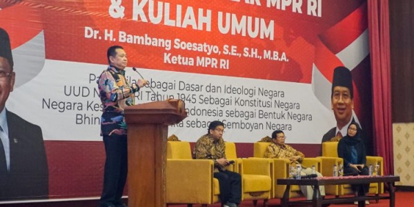 Kuliah Umum dan Sosialisasi Empat Pilar di UNS Solo, Ketua MPR RI Ajak Wujudkan Visi Indonesia Emas 2045