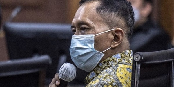 Eks Pejabat Ditjen Pajak Angin Prayitno Dituntut 9 Tahun Penjara