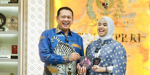 Ketua MPR RI Duet Nyanyikan Lagu 'My Way' Bersama Putri Ariani