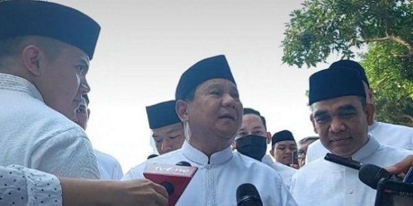Prabowo Kurban Sapi 1,2 Ton di Masjid Jami' Salim Said Tarbiyah Kota Padang