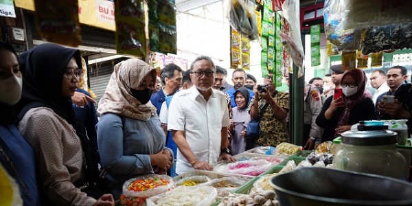 Sidak ke Pasar, Mendag Tinjau Harga Kebutuhan Pokok 