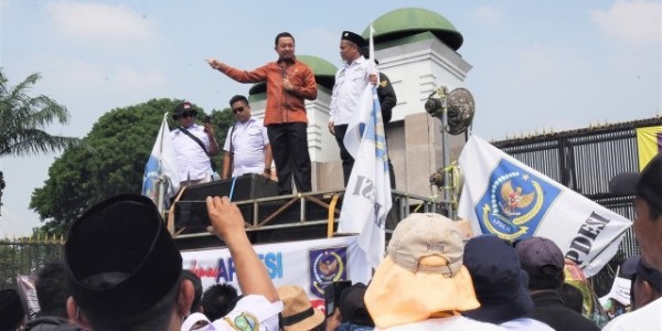 Berorasi di Depan Massa APDESI, Syahrul Aidi: Kita Ingin Revisi UU Desa Tinggkatkan Kesejahteraan Desa