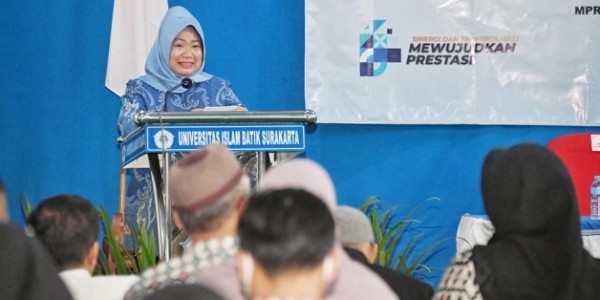 Gelar Forum Komunikasi Publik Di Solo, Siti Fauziah Ajak Mahasiswa Lestarikan Budaya dan Tingkatkan Karakter Bangsa