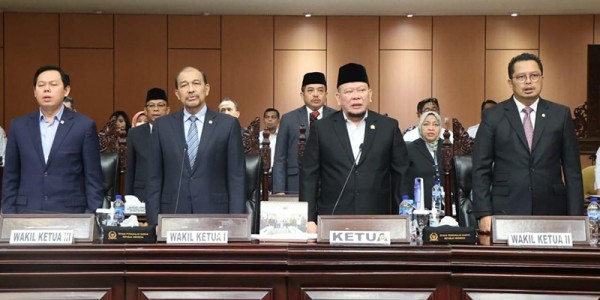 Dihadiri Raja-Raja Nusantara, Sidang Paripurna DPD RI Sepakati Penguatan Sistem Bernegara 