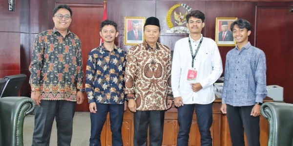 HNW: Generasi Milenial Bisa Miliki Peran Strategis Untuk Peningkatan Kualitas Demokrasi dan Masa Depan Bangsa