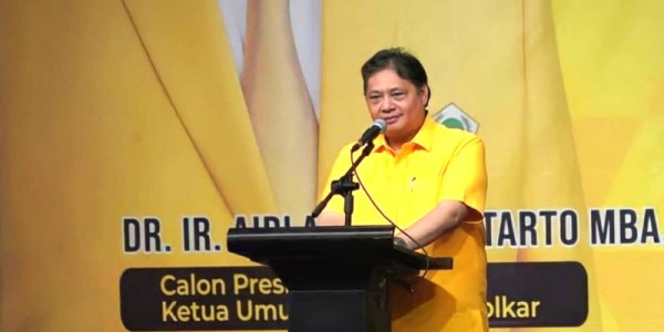 Survei TBC: Mayoritas Masyarakat Ekonomi Sektor Formal dan Informal Pilih Airlangga Jadi Suksesor Jokowi