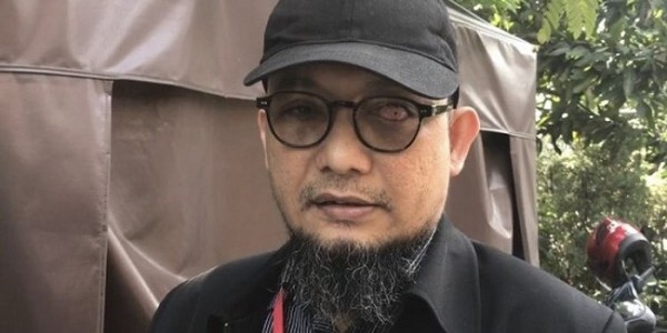 Novel: Kok Bisa-bisanya Pimpinan KPK Salahkan Penyelidik, Firli Malah Main Badminton?