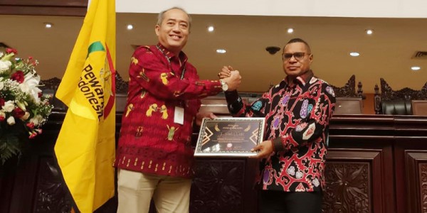 Yan Piet Moso Raih Penghargaan Sebagai Birokrat Pengamal Harmoni Kebinekaan 