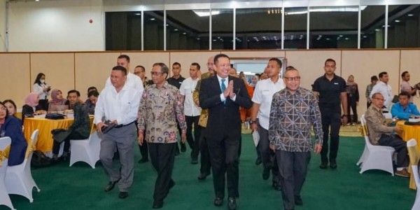 Prof Santiago : Kewajiban Negara Melindungi Hak Masyarakat Adat