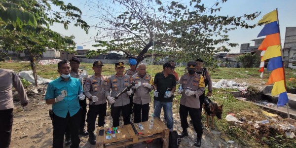 Kembali Gerebek Kampung Boncos, Polisi Temukan Lima Pengguna Narkoba Fly