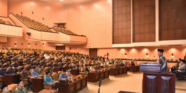 Hadiri Pelepasan Ratusan Guru Ngaji/Da’i DDII ke Pedalaman, HNW: Juru Dakwah Selamatkan Umat, Kuatkan NKRI