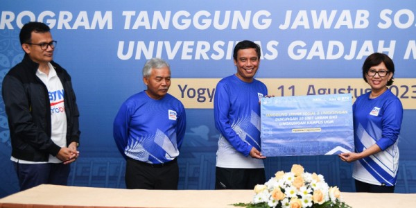 Bank BTN Berikan Bantuan TJSL 50 Unit Sepeda ke UGM