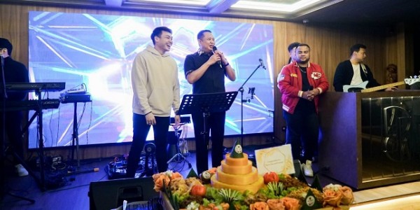 Bamsoet Resmikan Cafe di Black Stone Garage Kenayoran Baru yang Menampung Banyak Tenaga Kerja