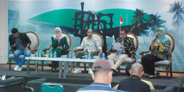 Dialektika Demokrasi DPR RI
