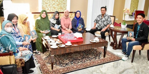 Fadel Muhammad Minta Mahasiswa Kaji dan Kembangkan Potensi Ekonomi Daerah