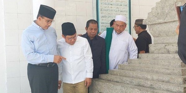 Anies dan Muhaimin Ziarah ke Makam Pangeran Diponegoro 