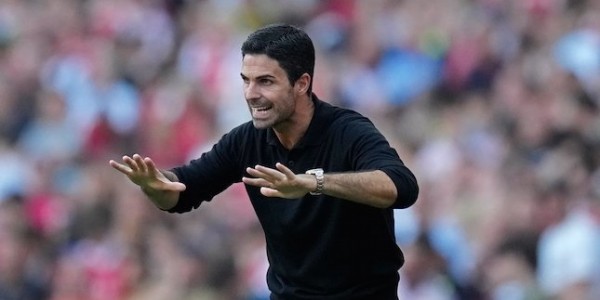 Gary Neville Kritik Reaksi Lebay Arteta di Pinggir Lapangan
