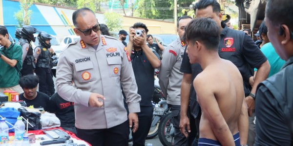 Kampung Bahari Digerebek, Polres Jakarta Utara Tangkap 34 Orang dan Sita 1,6 Kg Sabu