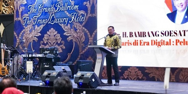 Stadium General di Forum Alumni Notariat UNPAD, Ketua MPR RI Dorong Penerapan Cyber Notary di Indonesia