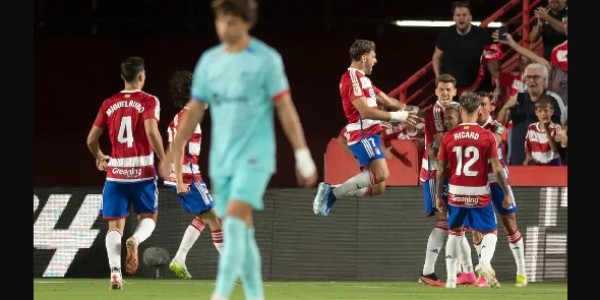 Hebat! Granada Tahan Imbang Barcelona 2-2