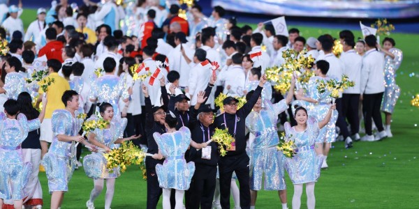 Basuki Pimpin Parade Tim Indonesia di Penutupan Asian Games Hangzhou