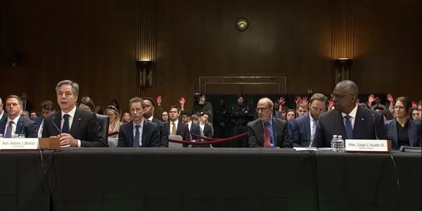 Bela Palestina, Aktivis Perempuan Nekat Hentikan Pembicaraan Menlu AS di Kongres