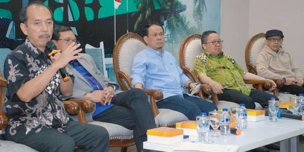Dialektika Demokrasi Tema “Bersama Mencegah Hoaks dan Kampanye Hitam Jelang Pilpres 2024 ”