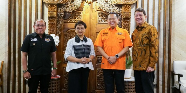 Bertemu Menlu, Ketua MPR RI Dorong Tarung Derajat Masuk Cabor Resmi Sea Games 2025 di Thailand