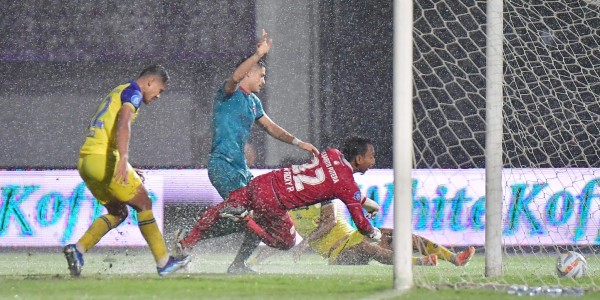 Gol Eksel di Waktu Tambahan Bawa Barito Tahan Imbang Persita