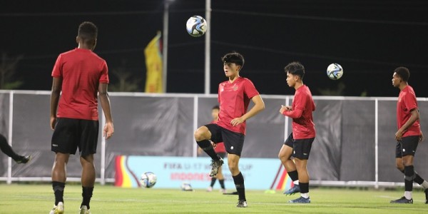 Timnas U-17 Indonesia Gelar Latihan Perdana di Lapangan Resmi untuk Adaptasi