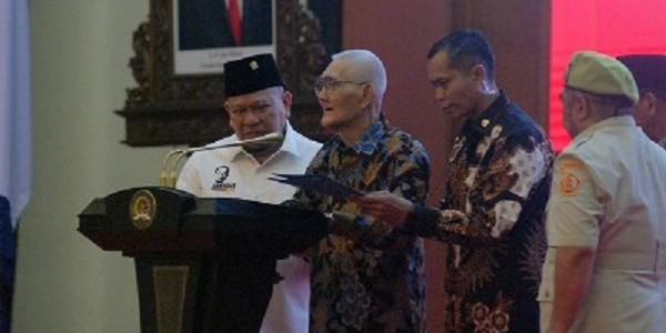 Disaksikan 1.349 Elemen Rakyat, Wapres RI ke-VI Try Sutrisno Sampaikan Maklumat Presidium Konstitusi 
