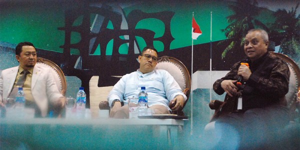 Dialektika Demokrasi Dengan Tema “Gerakan Boikot Masyarakat dan Aksi Konkret Pemerintah untuk Palestina”