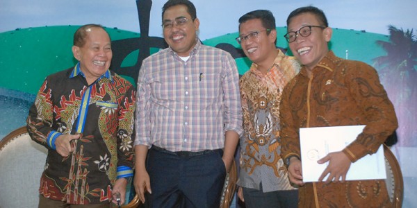 Dialektika Demokrasi dengan tema “Nomor Urut Pasangan Capres Telah Ditetapkan, Saatnya Menuju Kampanye dengan Damai"