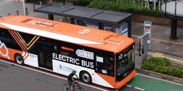 TransJakarta Operasikan 22 Unit Bus Listrik Baru di Rute non-BRT