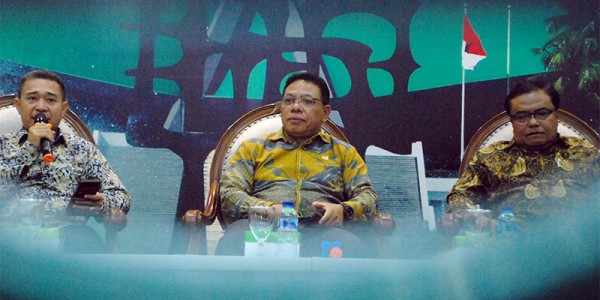 Dialektika Demokrasi Dengan tema "RUU RPJPN Dianggap Mendesak Untuk Keberlanjutan Pembangunan"