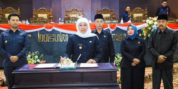 Raperda Penanaman Modal Disetujui, Gubernur Khofifah Optimis Tingkatkan Iklim Investasi di Jatim