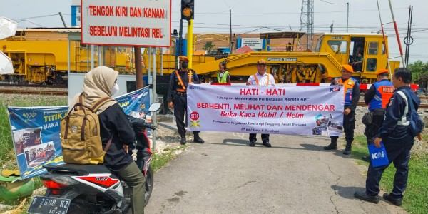 Jalur Ganda Stasiun Mojokerto - Sepanjang Beroperasi, Ini Imbauan Daop 8 Bagi Pengguna Jalan Raya