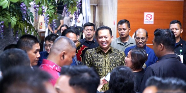 Bamsoet Hadiri Perayaan Natal Parlemen 2023