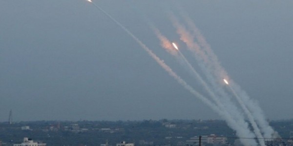 Rudal-rudal Brigade Al Qassam Serbu Tel Aviv