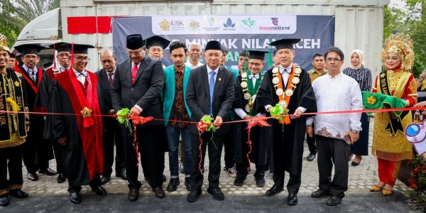 Koperasi Inovac Ekspor Komoditas Unggulan Minyak Nilam Aceh ke Prancis