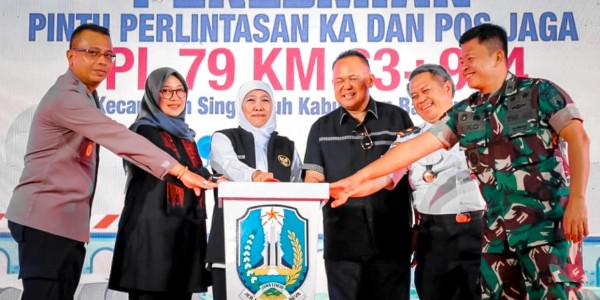Gubernur Khofifah Resmikan Pintu Perlintasan KA dan Pos Jaga di Banyuwangi