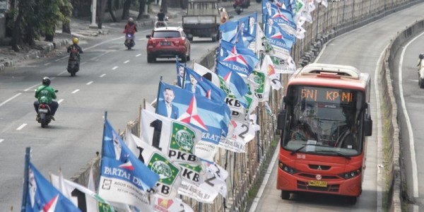 Satpol PP DKI Bakal Bersihkan APK Saat Masa Tenang Pemilu 2024