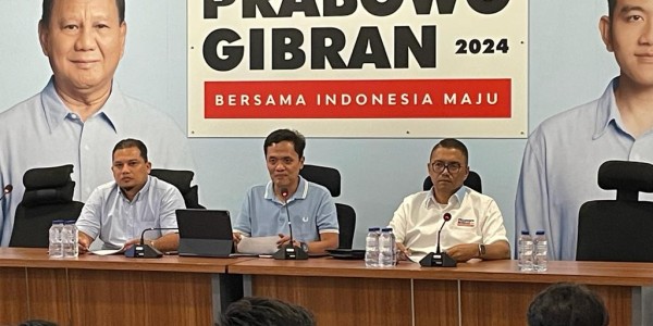 TKN Prabowo-Gibran Bakal Laporkan Koran Achtung ke Polisi