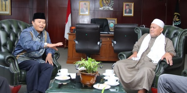 Bertemu Pimpinan Pesantren Al Ikhsan, HNW Sampaikan Hal Ini