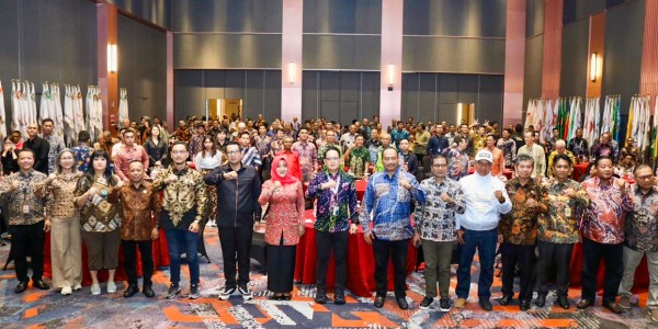 KONI Jatim Award 2023, Sekdaprov Adhy Dorong Penguatan Industri Olahraga yang Berdampak